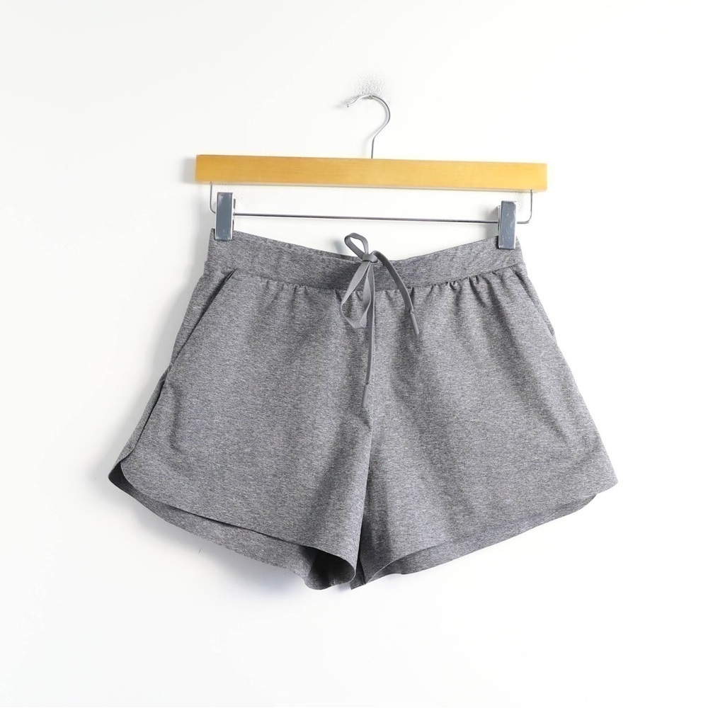 NWOT Uniqlo Women Ultra Stretch Active Shorts Heathered Grey XS athletic sport